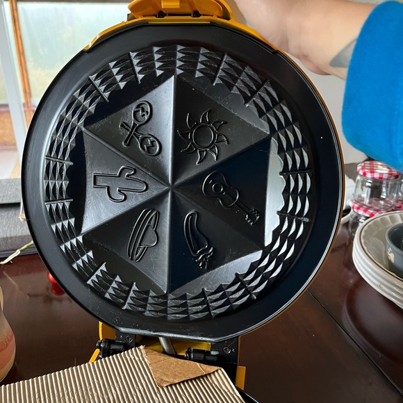 Quesadilla Maker - Picture 7 of 8